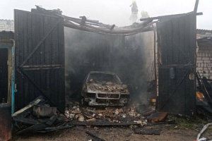 За минувшие сутки на Гродненщине произошло два пожара — сгорели автомобиль Audi и хозяйственная постройка