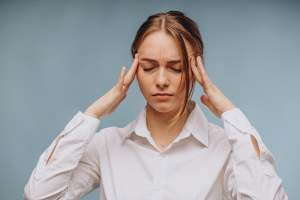Невролог объяснила, чем мигрень отличается от других видов головной боли 