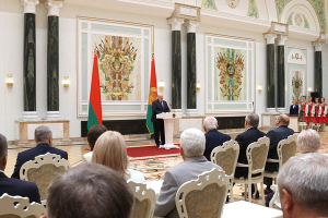 Лукашенко на церемонии вручения госнаград: белорусы вместе построили народное государство