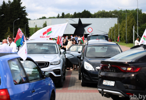 В Бресте более 200 автомобилей приняли участие в автопробеге «Путь Независимости»