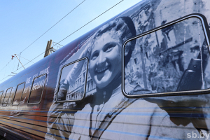 «Поезд Победы» добрался до Гродно. Рассказываем, как это было и что чувствовала 100-летняя ветеран войны
