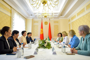Первая леди Кыргызстана  встретилась с председателем БСЖ