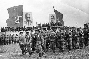 Рассказываем, как в Минске 80 лет назад проходил уникальный партизанский парад