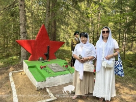 Родственники погибшего бойца Красной армии из Казахстана посетили место захоронения героя в Беловежской пуще