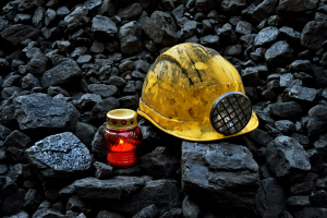 Не менее пяти человек погибли при обрушении нелегальной золотодобывающей шахты в Кении