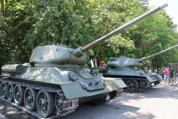Фотофакт. Акция Министерства обороны «Марш Победы» — легендарные Т-34 в Чаусах