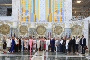 На экскурсии во Дворце Независимости побывали лучшие медики из всех регионов Беларуси