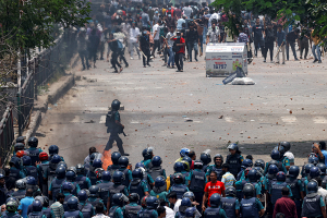 В Бангладеш после столкновения между полицией и студентами во время протестов погибли еще 4 человека