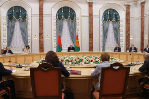 Лукашенко встретился с судьями Конституционного Суда и принял с докладом постпреда в ООН
