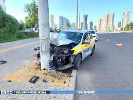 ГАИ: в Минске водитель такси уснул за рулем и совершил ДТП