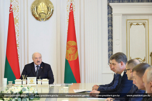 Лукашенко: мы должны разумно защищать свой рынок
