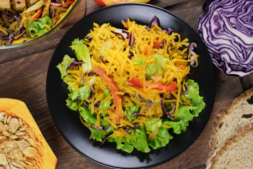 Кулинарный блогер поделилась рецептом овощного салата с тыквой