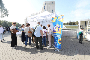 Фестиваль профессий проходит в минском Парке Горького — всем предлагают пройти квест