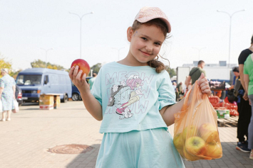 Белорусские арбузы, гранатовый фреш, чудодейственная перга: фишки сезонной ярмарки