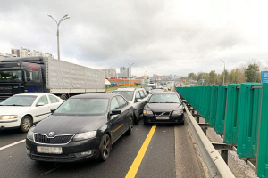 На МКАД произошла авария с участием трех автомобилей