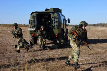 На полигоне Брестский прошли учения с ветеранами спецподразделений системы МВД