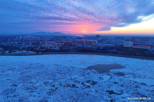 Фотофакт. В Китае на реке Сунхуацзян начался период дрейфа льда