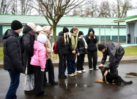 В Гомеле воспитанники объединения «Юный кинолог» посетили местный питомник служебных собак Департамента охраны