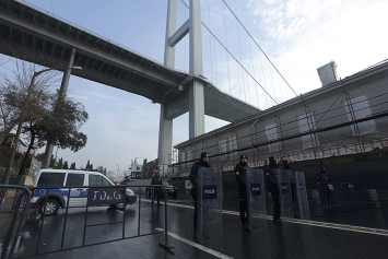 Задержали 8 подозреваемых в причастности к теракту в Стамбуле