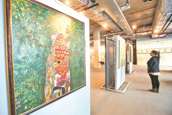 В Минске открылась выставка репродукций Густава Климта: посмотреть на копии знаменитых полотен предлагают за 6 рублей
