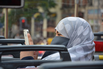 В Германии будут проверять мобильные телефоны и компьютеры беженцев