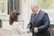 Александр Лукашенко: Ключ от судеб народов – в руках матерей