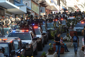 В Мексике разоружили и задержали полицию целого города