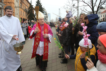 Как белорусские христиане отметили Вербное воскресенье (ФОТОРЕПОРТАЖ)