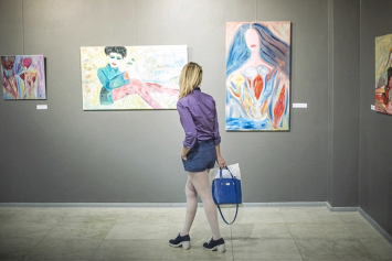 В "Доме картин" - новая выставка живописных картин Рони Голдфингер, которых не касались кисти