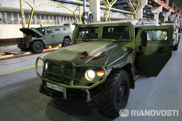 Российские военные получили первые бронеавтомобили "Тигр-М"