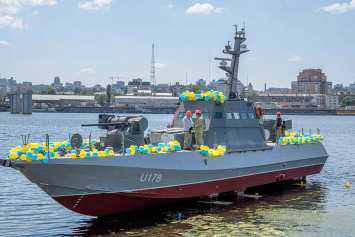 Украинцы спустили на воду очередной бронекатер «Гюрза-М»