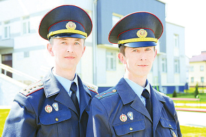 Братья-близнецы работают участковыми инспекторами в Узденском РОВД 