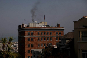 Россию оштрафуют за черный дым над консульством в США