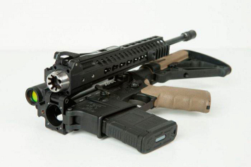 В США презентовали складную винтовку AR-15
