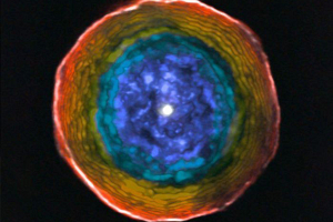 Астрофизики опубликовали фото огромного огненного «глаза» в космосе‍