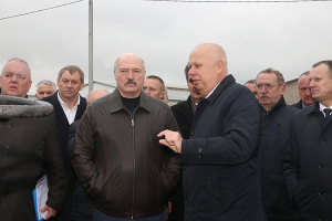 Лукашенко потребовал наладить железную дисциплину в Минской области