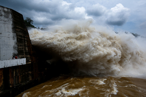 Во Вьетнаме из-за наводнения погибли не менее 40 человек