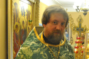 Суд над российским священником, который обвиняется в сутенерстве, будет закрытым