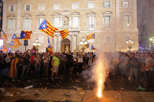 Более 17 тысяч каталонцев вышли на празднование провозглашения независимости