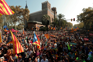 Парламент Каталонии проголосовал за независимость. Сенат Испании принял ответную резолюцию. Кто выиграет от этого?