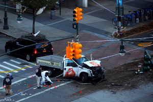 Теракт в Нью-Йорке: водитель пикапа сбил насмерть восемь человек, более 10 ранены