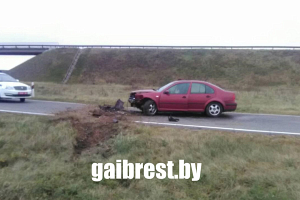 «Травмы достаточно серьезные». Немец, уснувший за рулем, попал в аварию в Барановичском районе