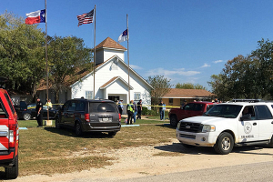 Неизвестный открыл стрельбу в церкви на юге Техаса: десятки погибших и раненых
