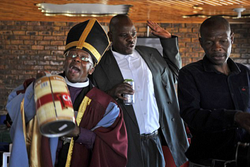 В ЮАР появилась церковь пива и "святого виски" (видео)