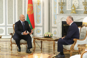 Президент принял посла Грузии, завершающего каденцию в Беларуси