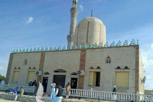 Террористы атаковали мечеть в Египте: число жертв возросло до 200 человек