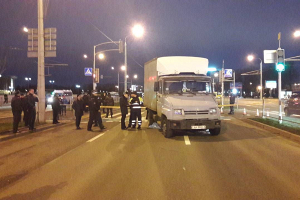 В Минске возле ТЦ "Замок" грузовик наехал на пешеходов. Погибла 11-летняя девочка, четверо человек в больнице
