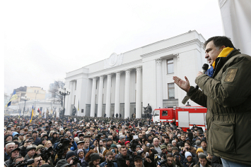 В Киеве разгорается «МихоМайдан». Силовики задержали Саакашвили, но активисты отбили политика