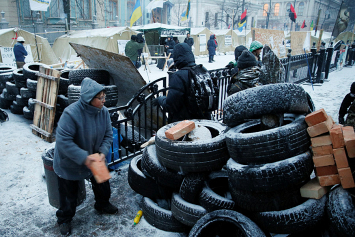 В палаточном лагере под зданием Верховной рады в Киеве прошли столкновения полиции и сторонников Саакашвили
