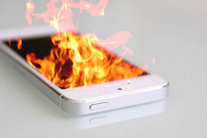 В России 11-летняя девочка получила ожоги от взорвавшегося телефона Samsung